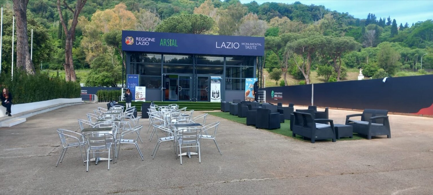 Building Ares Tent — Promonoleggi