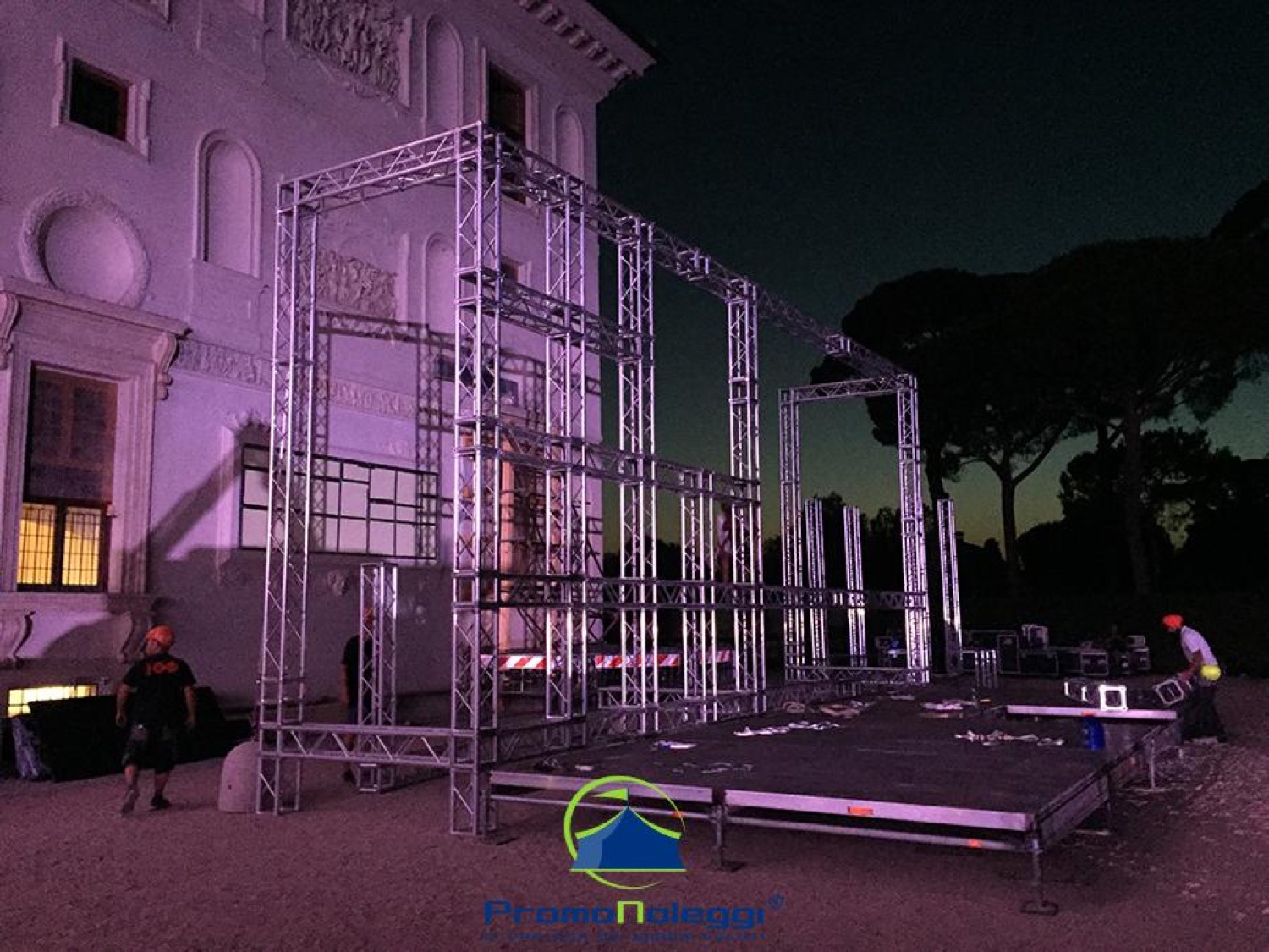 Stage e palchi modulari — Promonoleggi