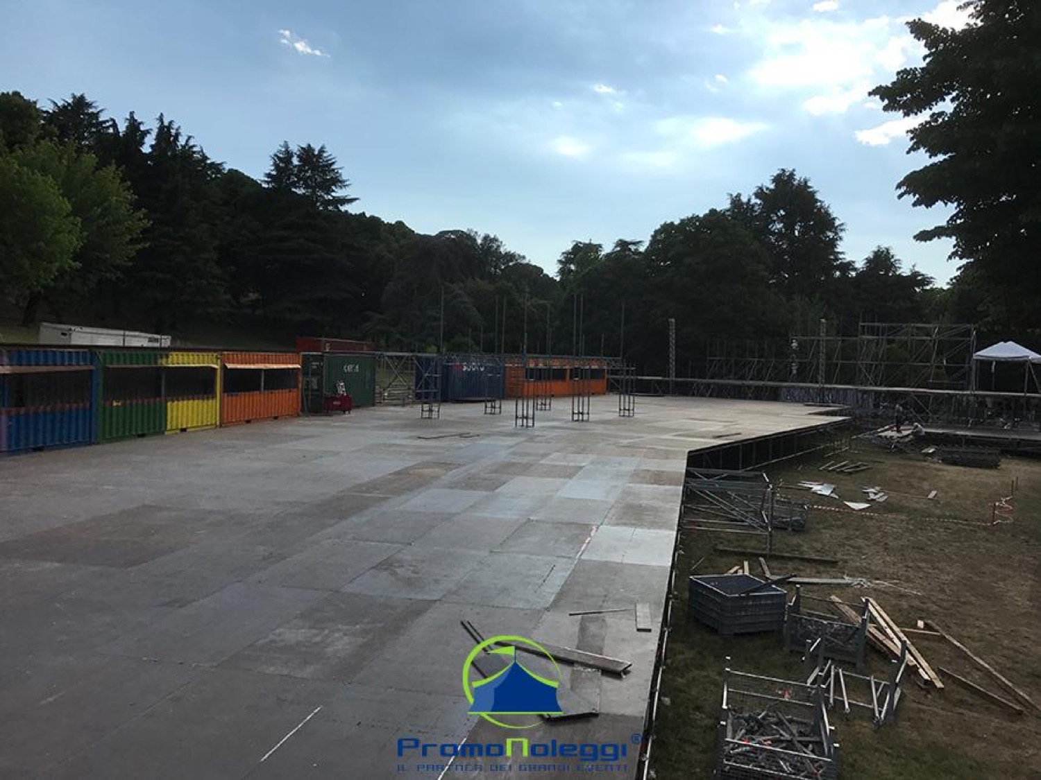 Stage e palchi modulari — Promonoleggi