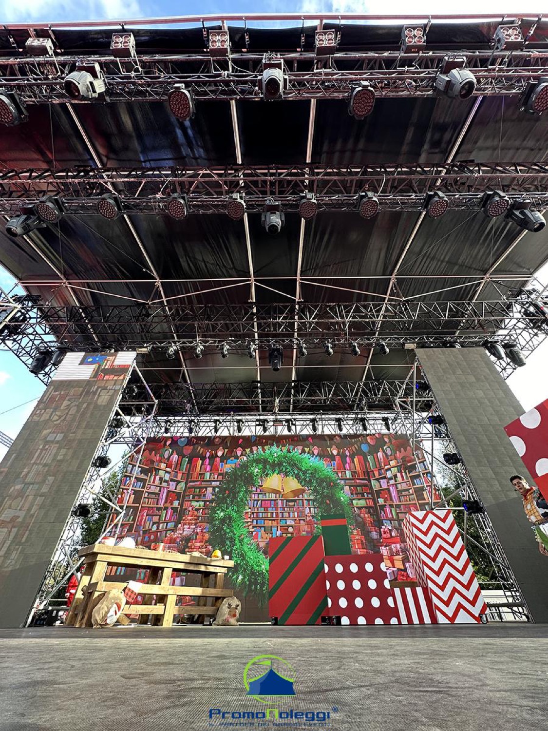 Stage e palchi modulari — Promonoleggi
