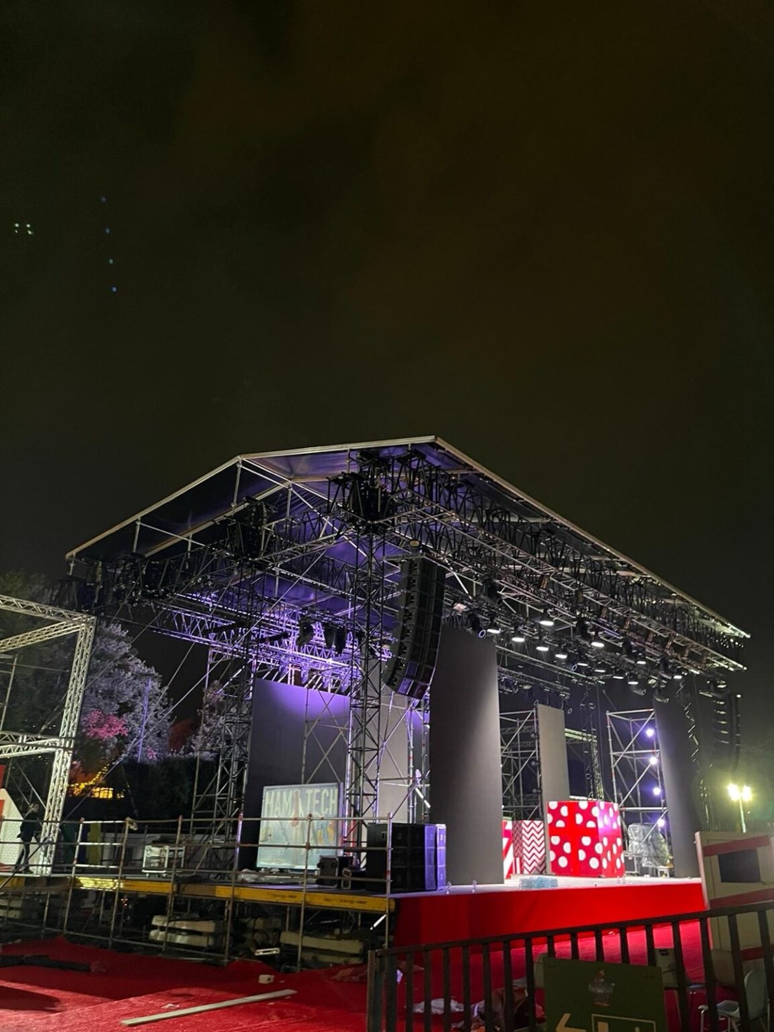 Stage e palchi modulari — Promonoleggi