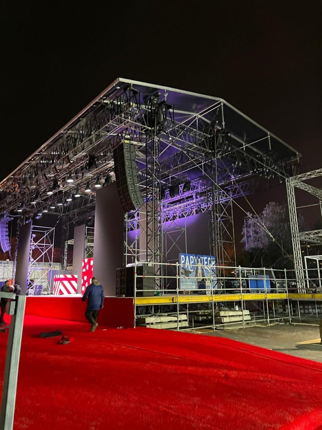 Stage e palchi modulari — Promonoleggi