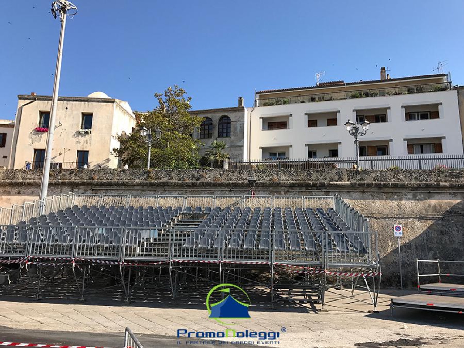 Tribune e gradinate — Promonoleggi