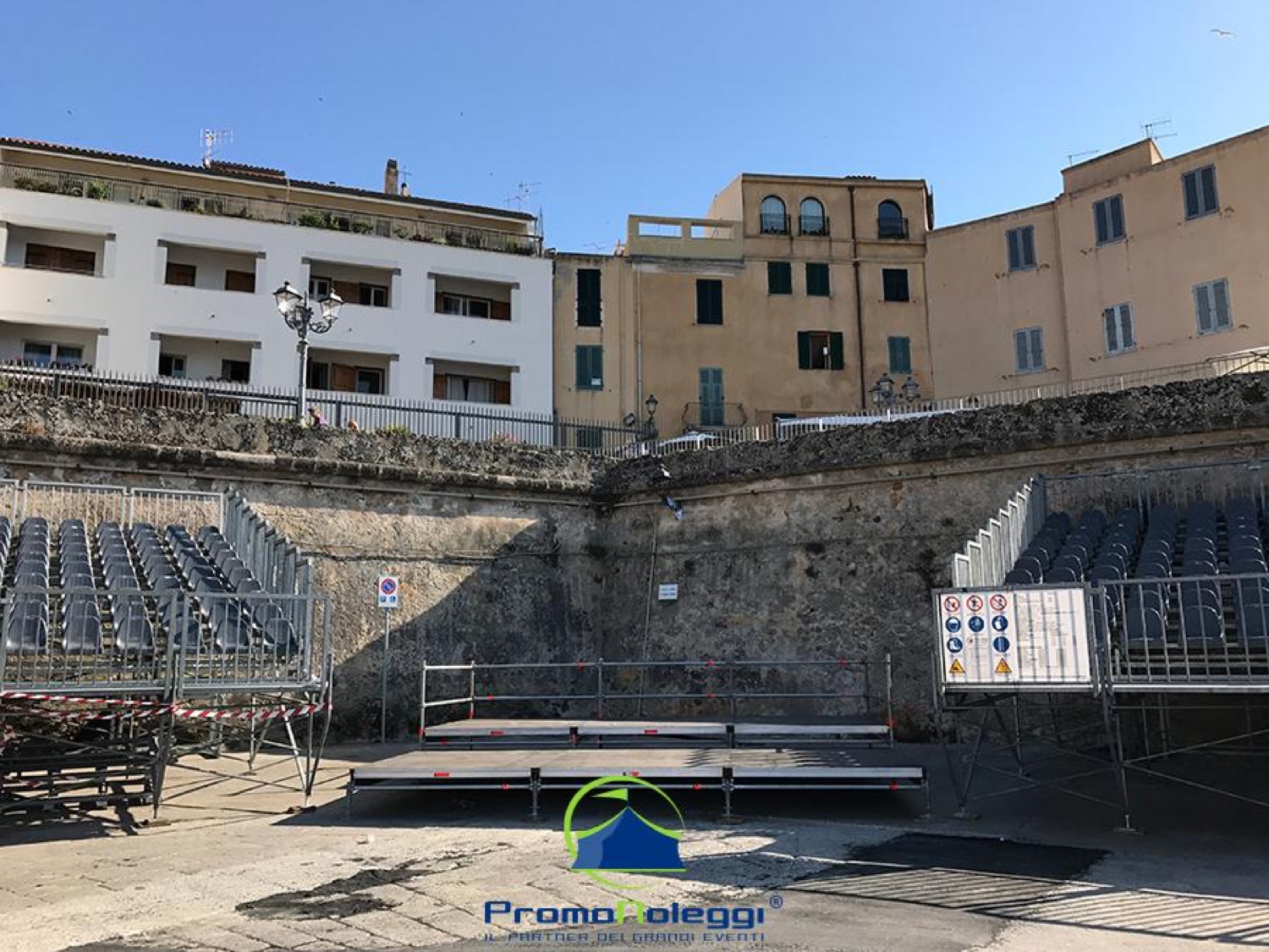 Tribune e gradinate — Promonoleggi